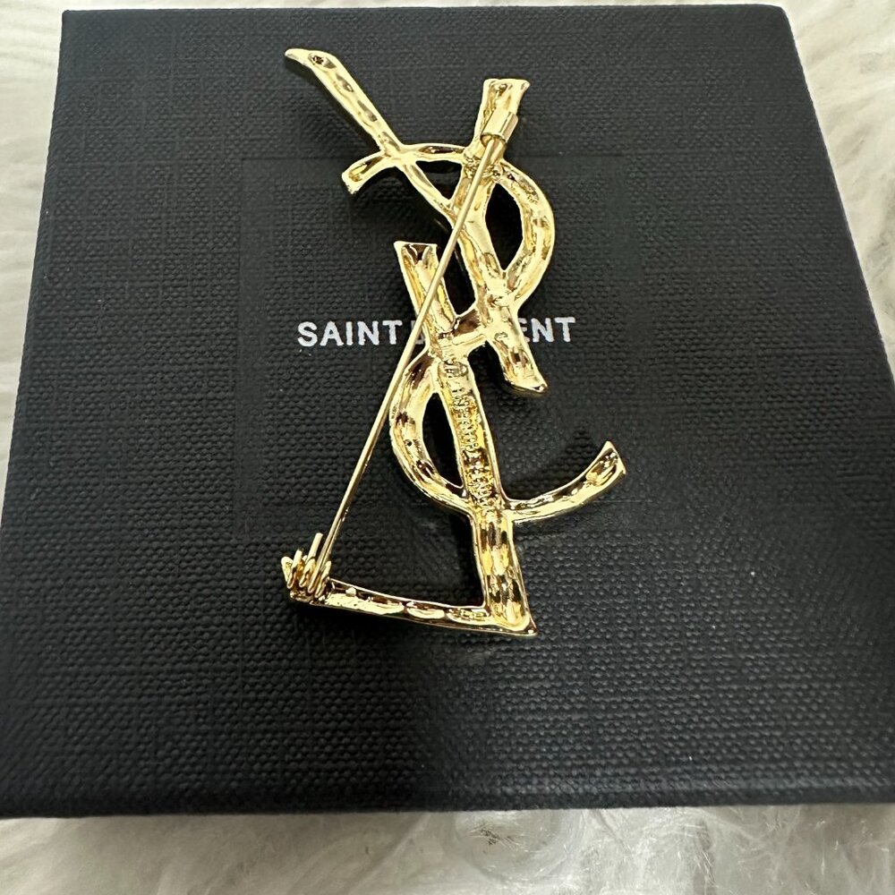 ⭐️Women's Yves Saint Laurent brooch gold💋 - Picture 2 of 5